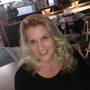 Meet your Posher, Kelli